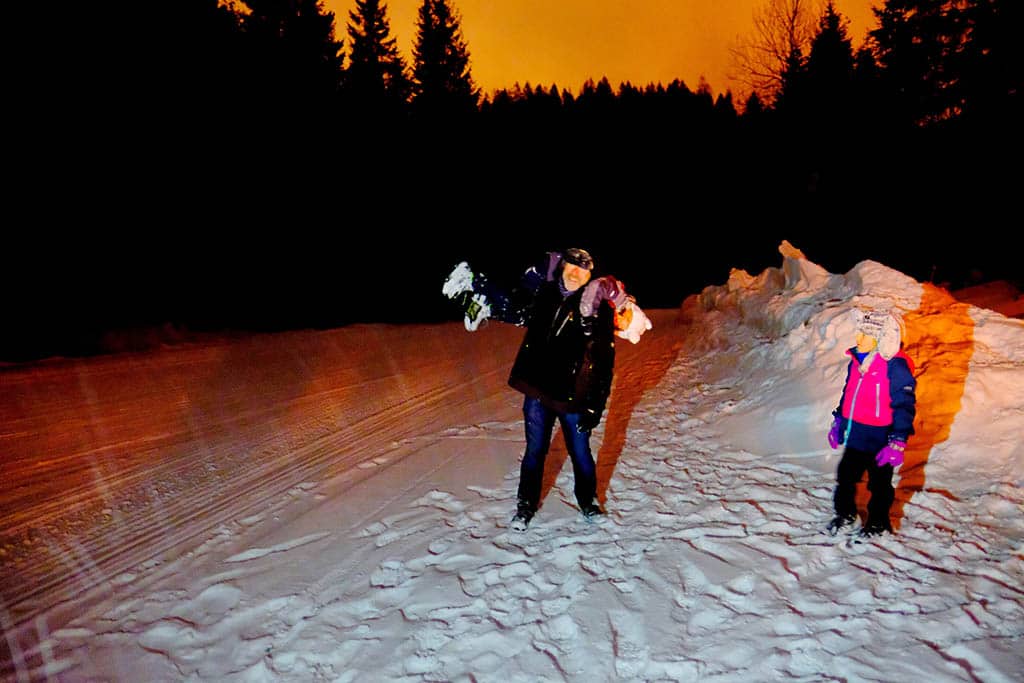 What to do in San Martino in the evening - play in the snow, get snowmobile ride