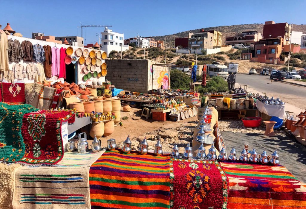 Imsouane - The tourist souvenir souq - Moroccan carpets, teapots