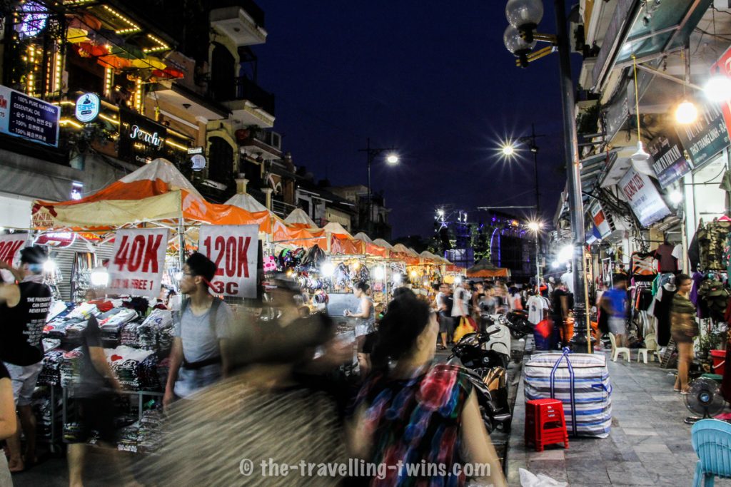 Hanoi weekend market - hanoi night market 