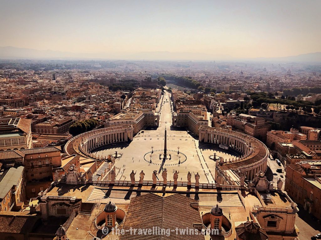 Facts about Rome - Facts about Vatican, St Peters's Basilica piazza