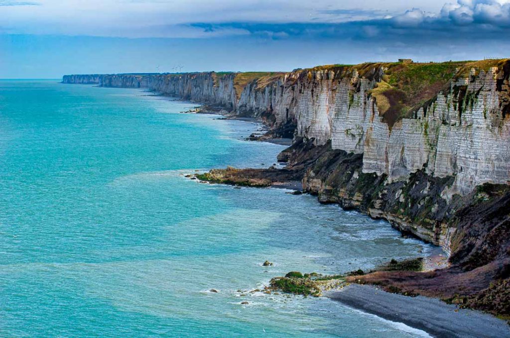 What are some natural landmarks in France?