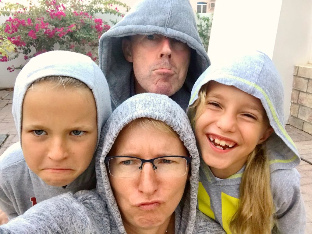 dobra matka Wspólne wygłupy - rodzinne selfiez głupimy minami