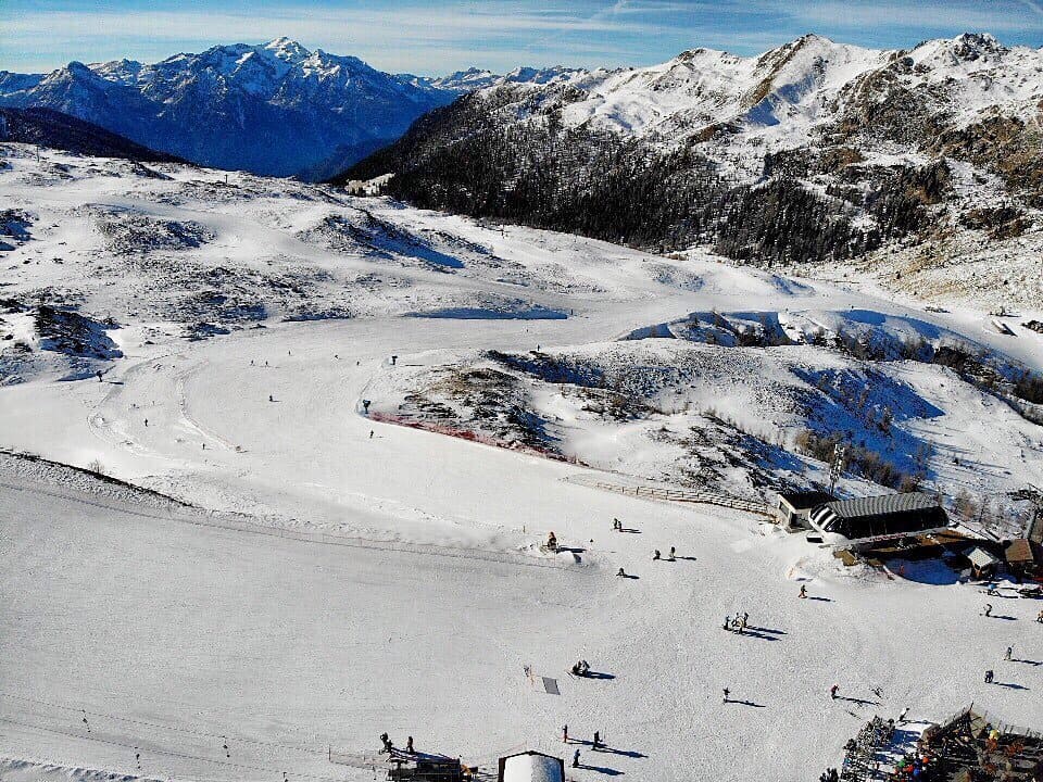 tongola piste view from the drone, winter in San Martino, family winter holiday in San Martino