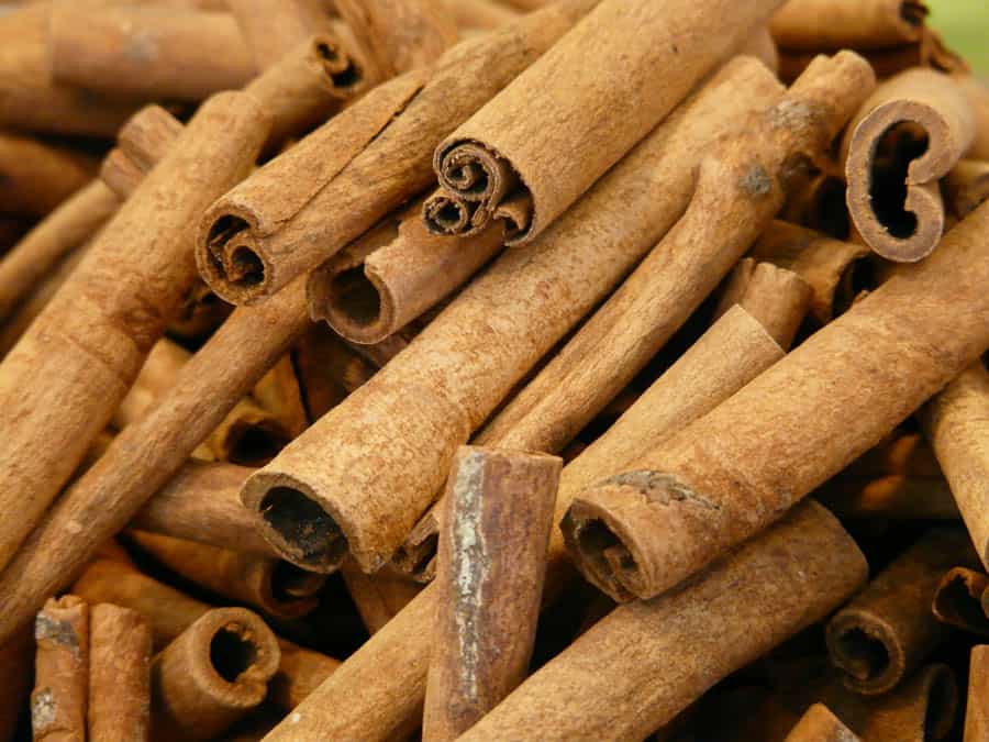 cinnamon use in moroccan cooking, head of the shop