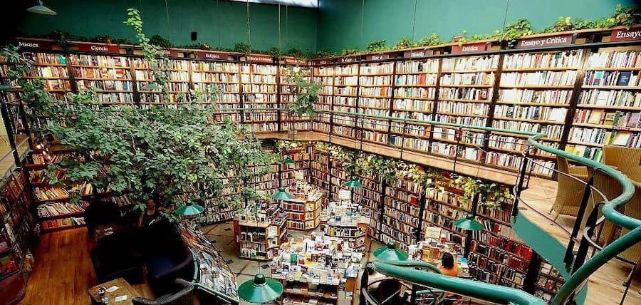 15 Best Bookshops Around The World 11