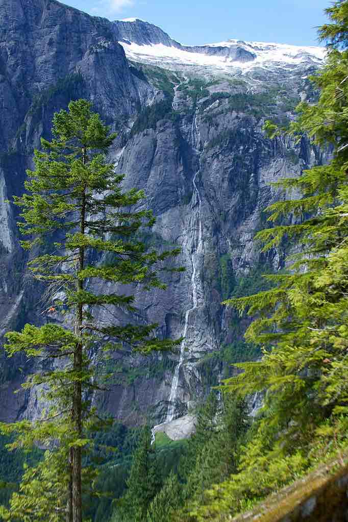 The world's highest waterfalls 10